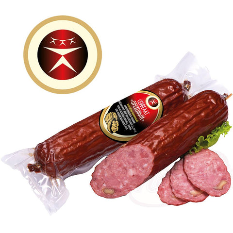Saucisse à bouillir fumée avec noix (1,5%) et arôme de noix, à la manière dun salami cuit