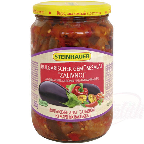 Zalivnoj-Gemüsesalat nach bulgarischer Art mit gebratenen Auberginen (67 %) und Paprika (26 %)