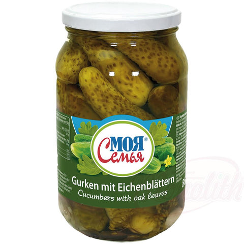 "MOJA SEMJA" Concombres marinés avec des feuilles de chêne.