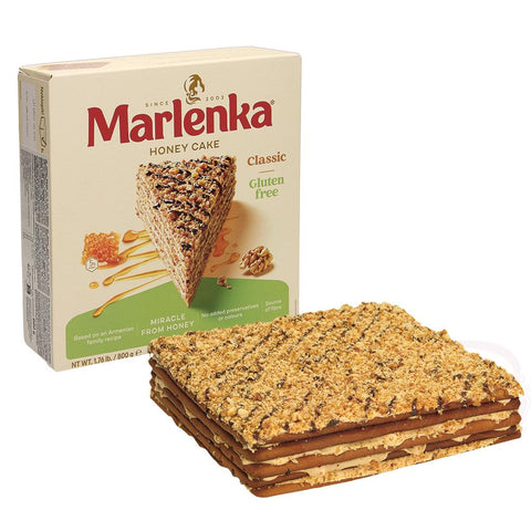 Glutenfreie Torte gefüllt mit 51 % Sahne, Honig und Nüssen, gefroren